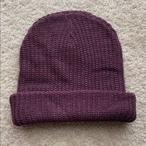 Maroon knit hat